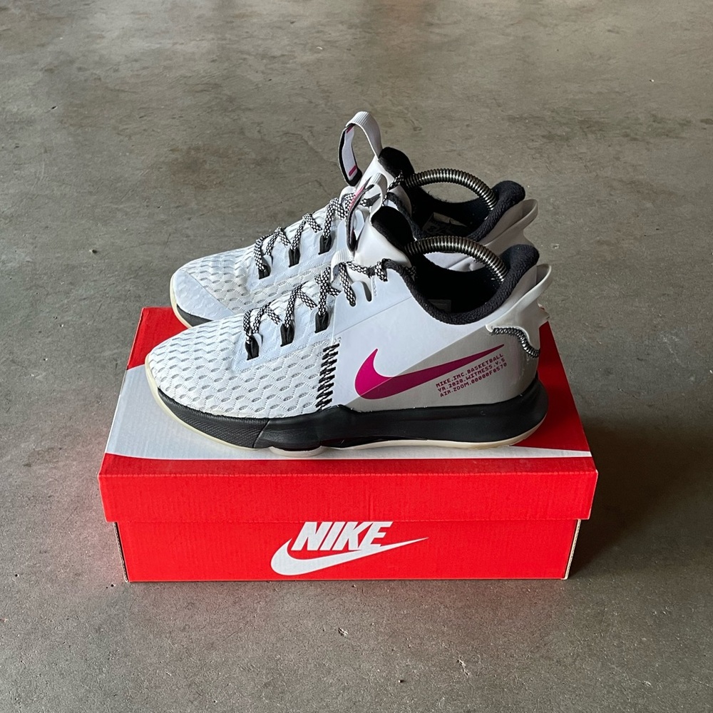 Nike Lebron Witness 5/V 'Grey Fireberry' High-Top Basketball Sneakers 8 Womens